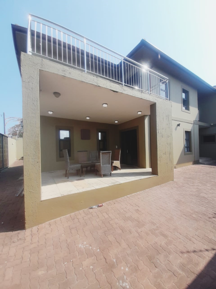 7 Bedroom Property for Sale in Amalinda Eastern Cape